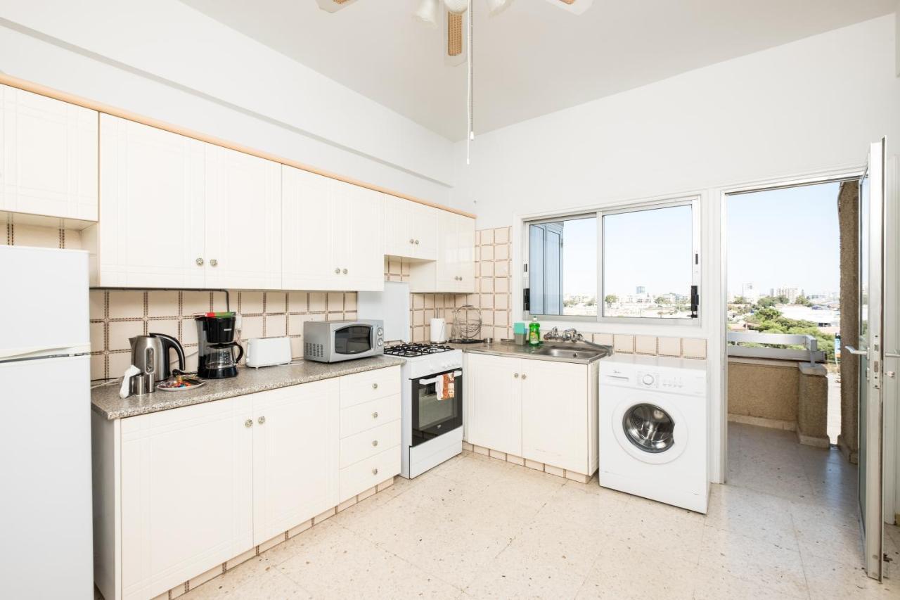 Apollon Sea View Beachfront Ap 302 Larnaca Exterior photo